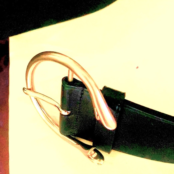 ⭐️⭐️AUTHENTIC VINTAGE PRADA BELT - see pics for serial number⭐️⭐️ - Picture 6 of 10